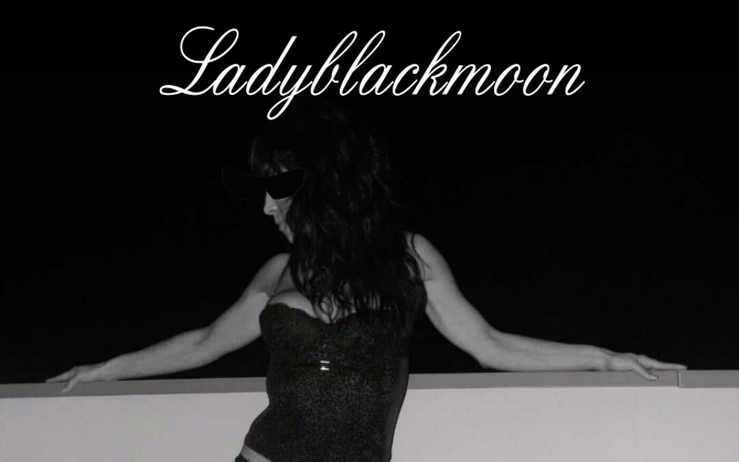 Lady Black Moon